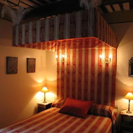 Bize De La Tour Acomodação com café da manhã Saint-Bonnet-du-Gard Quarto foto