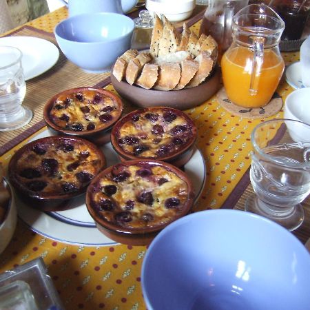 Bize De La Tour Acomodação com café da manhã Saint-Bonnet-du-Gard Exterior foto