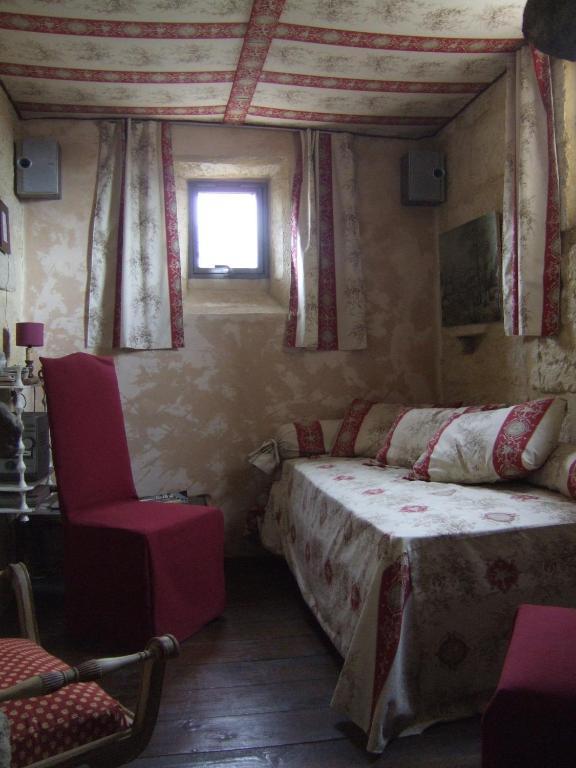 Bize De La Tour Acomodação com café da manhã Saint-Bonnet-du-Gard Quarto foto