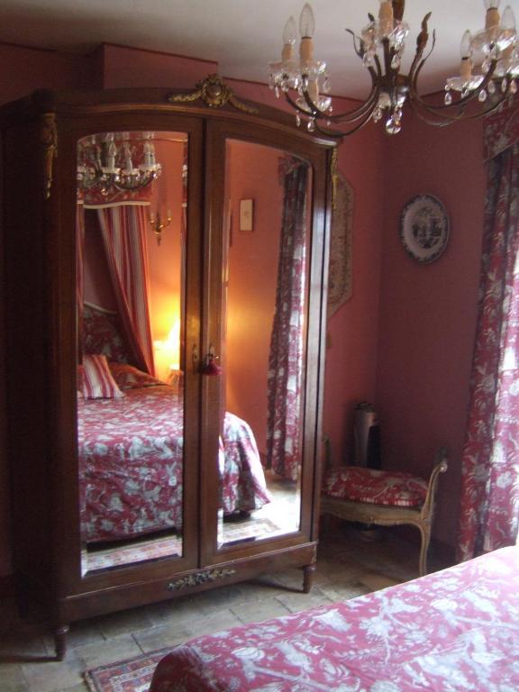 Bize De La Tour Acomodação com café da manhã Saint-Bonnet-du-Gard Quarto foto