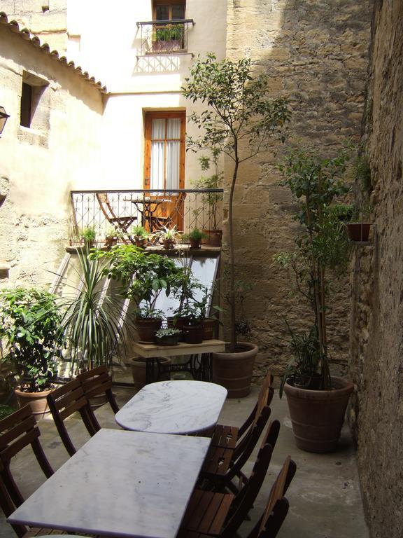 Bize De La Tour Acomodação com café da manhã Saint-Bonnet-du-Gard Exterior foto