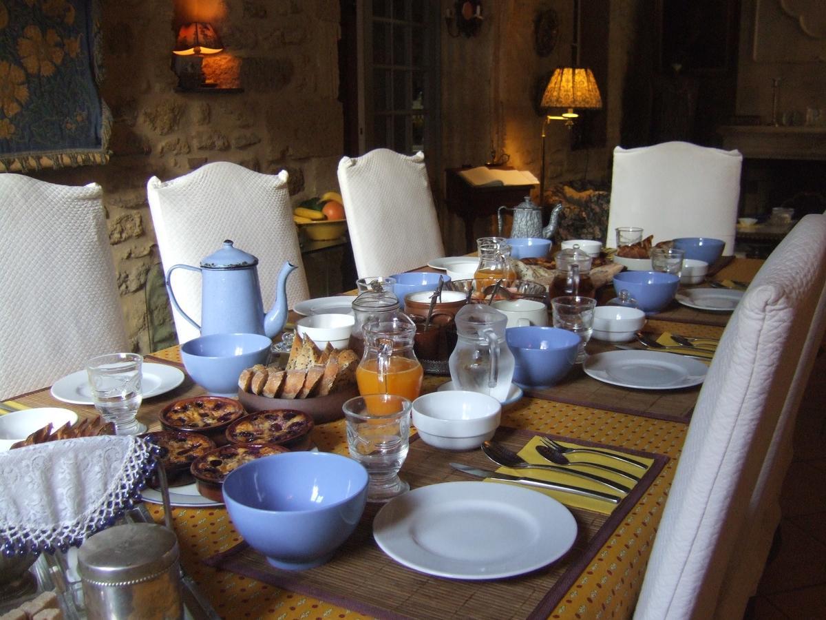Bize De La Tour Acomodação com café da manhã Saint-Bonnet-du-Gard Exterior foto